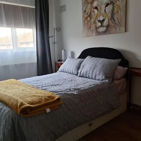 Charming Spacious 2 Bed Apartment In Quiet Area Exhall Exterior photo