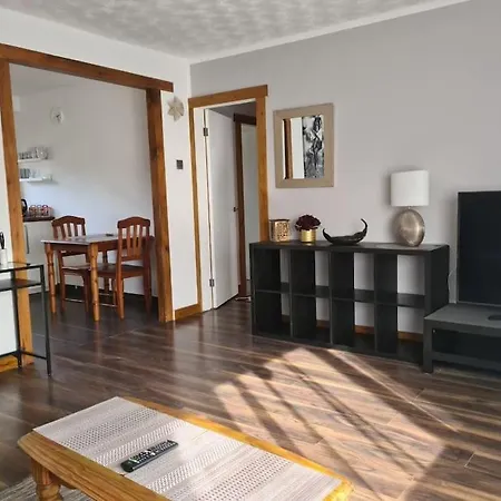 Charming Spacious 2 Bed Apartment In Quiet Area Exhall Exterior photo