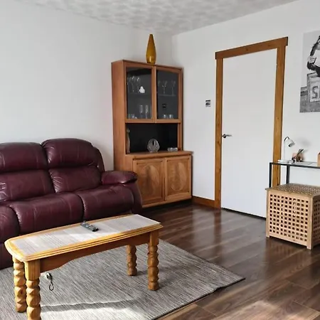 Charming Spacious 2 Bed Apartment In Quiet Area Exhall Exterior photo