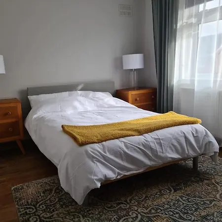 Charming Spacious 2 Bed Apartment In Quiet Area Exhall Exterior photo