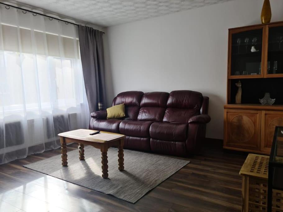 Charming Spacious 2 Bed In Quiet Area Apartment Exhall