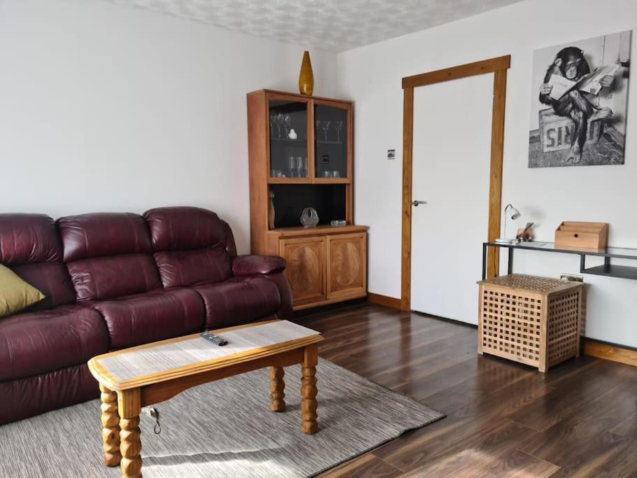 Charming Spacious 2 Bed In Quiet Area